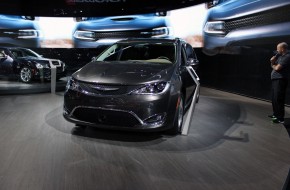 Chrysler at 2016 NAIAS