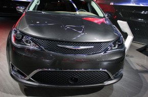 Chrysler at 2016 NAIAS