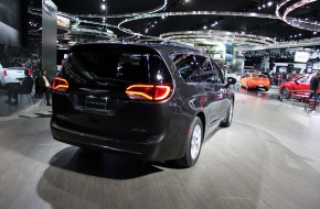 Chrysler at 2016 NAIAS