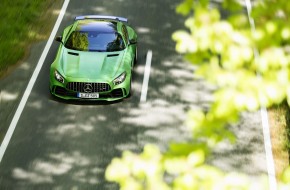 2017 Mercedes-AMG GT R