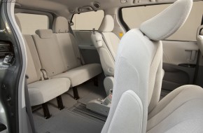 2011 Toyota Sienna LE