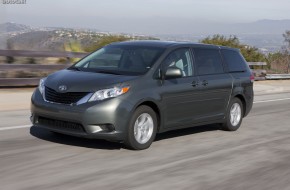 2011 Toyota Sienna LE