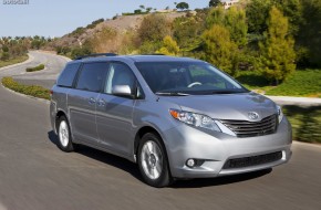 2011 Toyota Sienna XLE