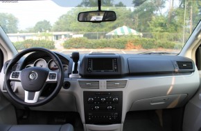 2011 Volkswagen Routan Review