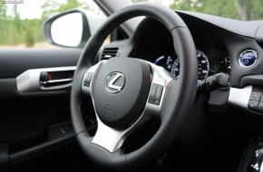 2011 Lexus CT200h Review