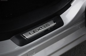 2011 Lexus CT200h Review