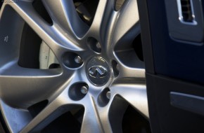 2013 Infiniti FX37 Review