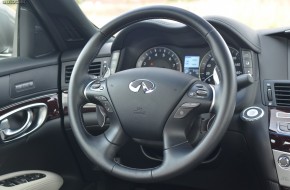 2013 Infiniti M56 Review