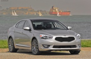 2013 Kia Cadena