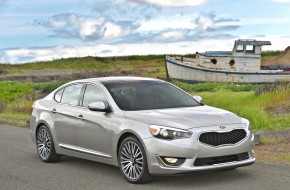 2013 Kia Cadena