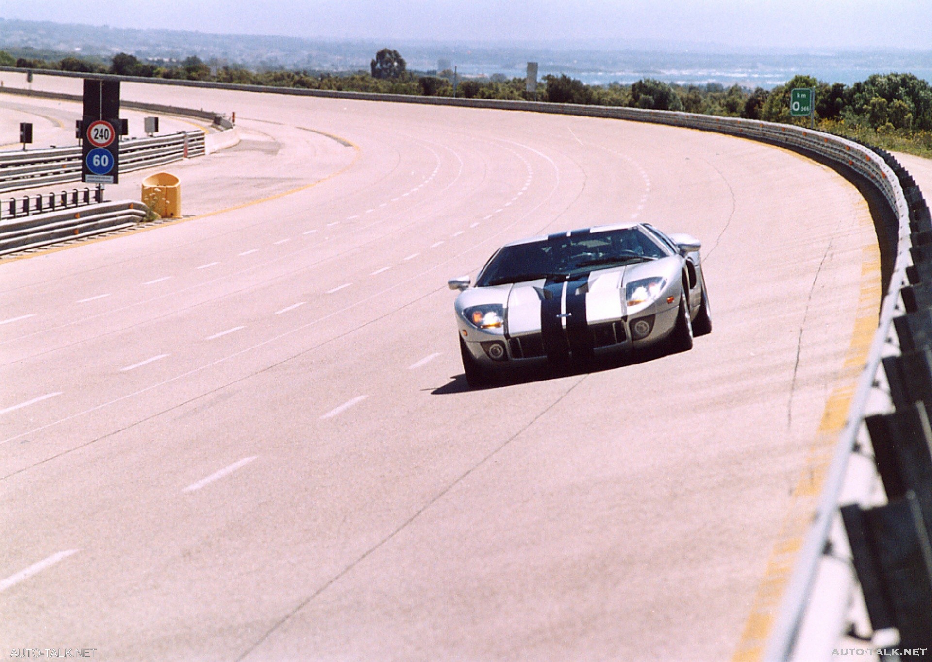 2005 Ford GT