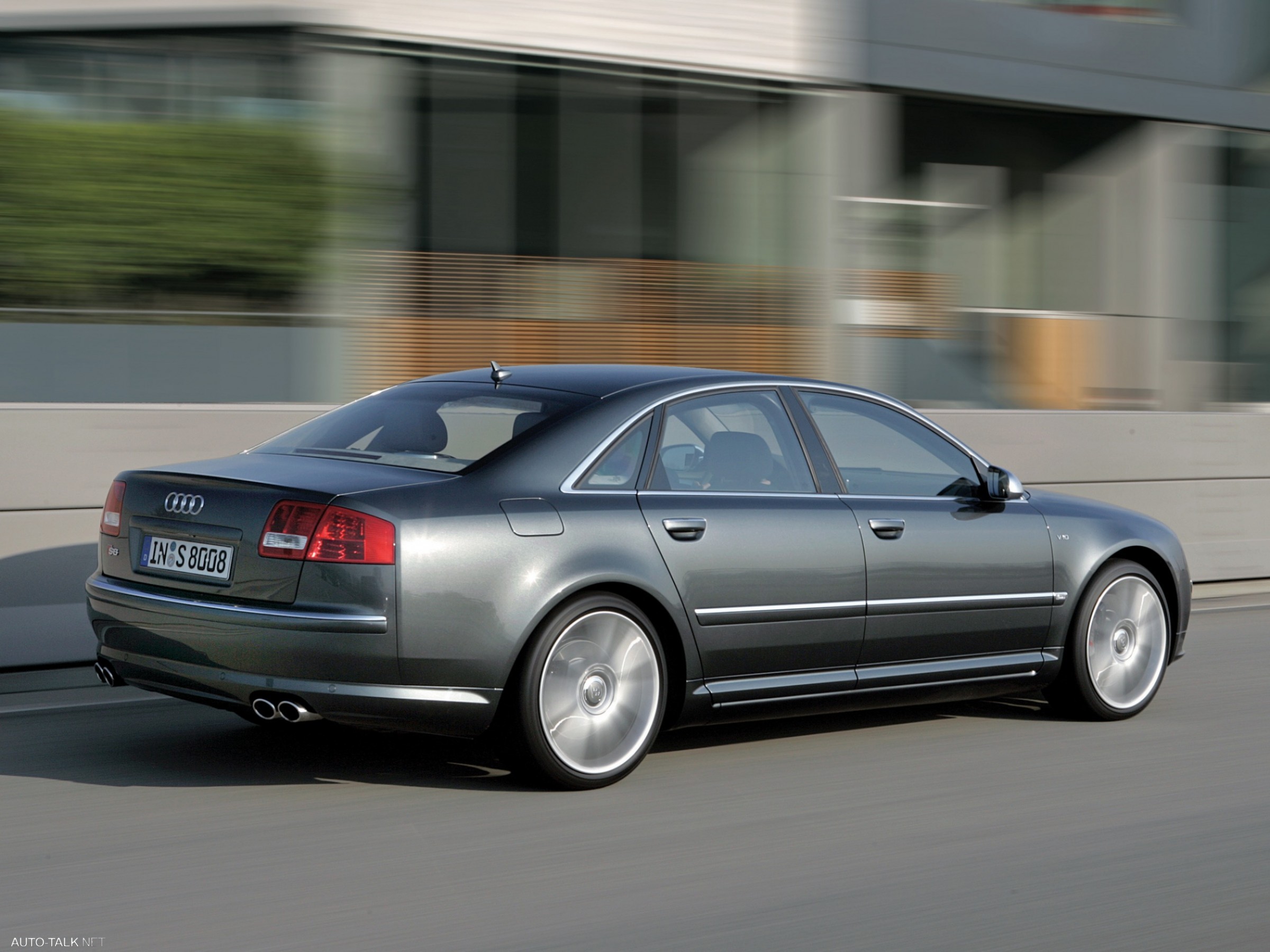 2007 Audi S8