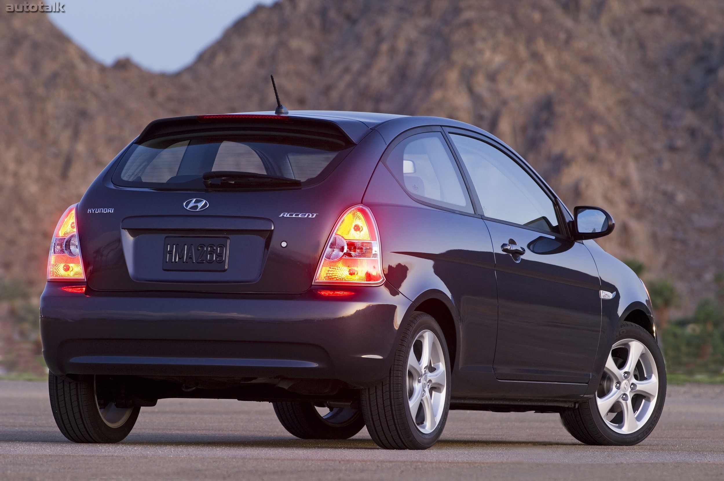 Хендай акцент 2008. Hyundai Accent Hatchback. Hyundai Accent MC. Hyundai Accent MC 2007. Hyundai Accent 2008 хэтчбек.