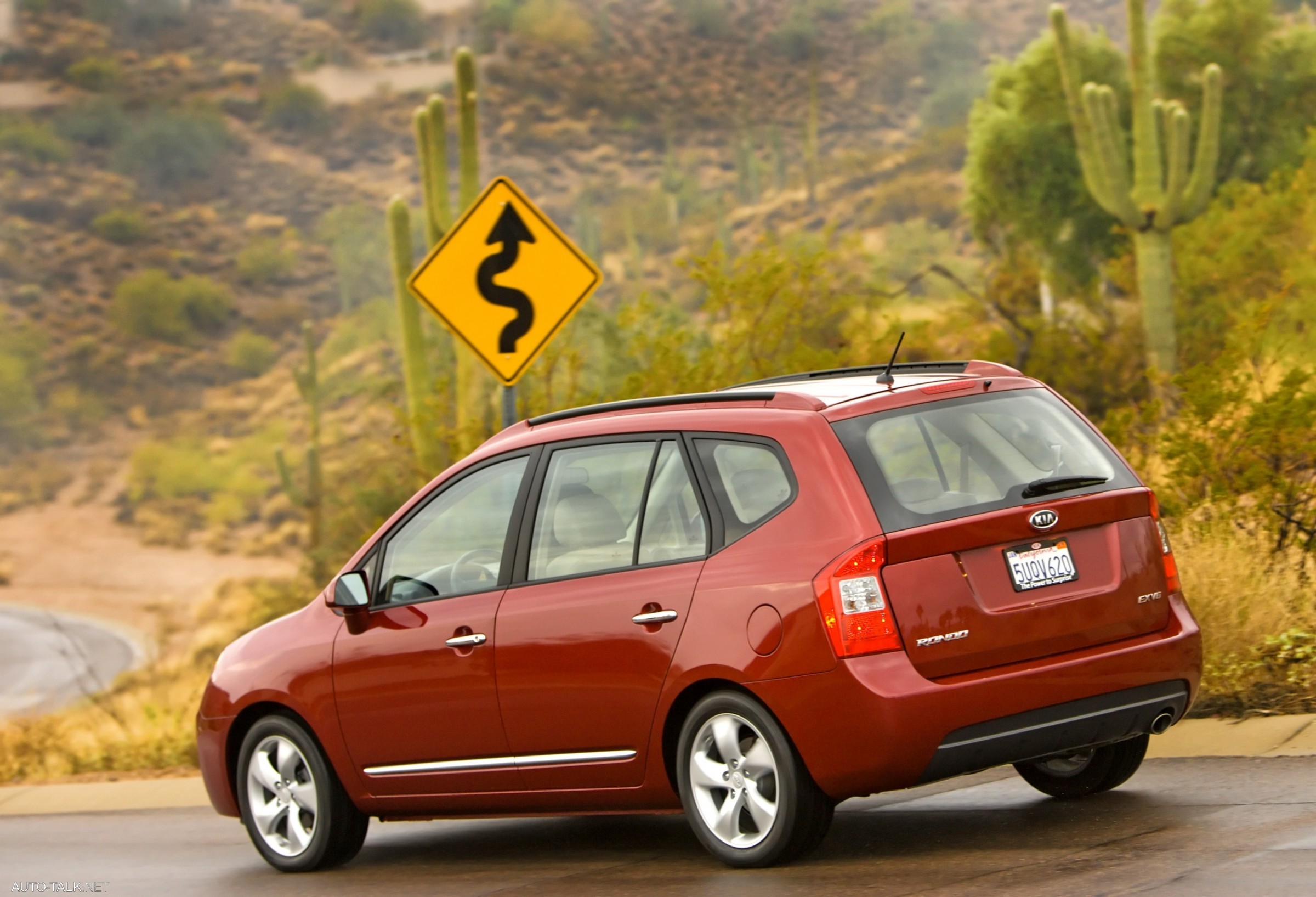 2007 Kia Rondo