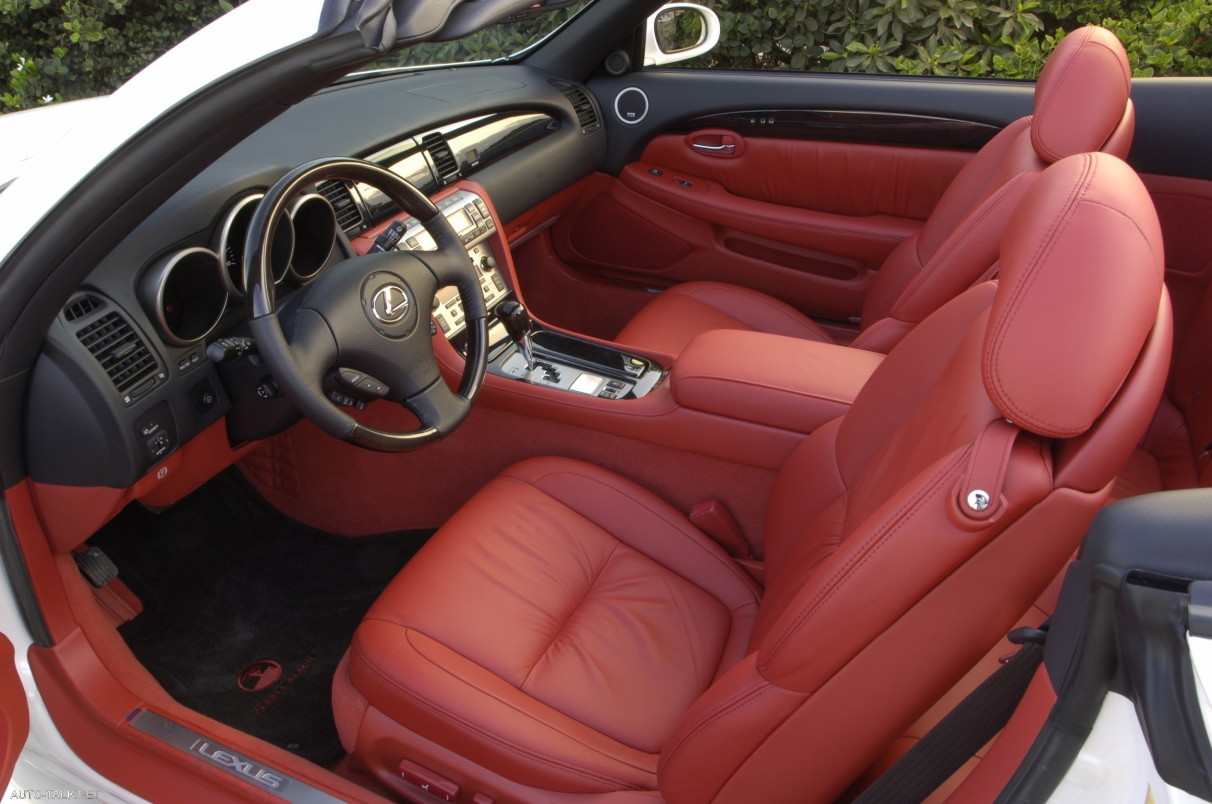 Красный салон. Lexus sc430 Interior. Lexus sc430 салон. Lexus SC 430 кабриолет салон. Лексус sc430 кабриолет салон.