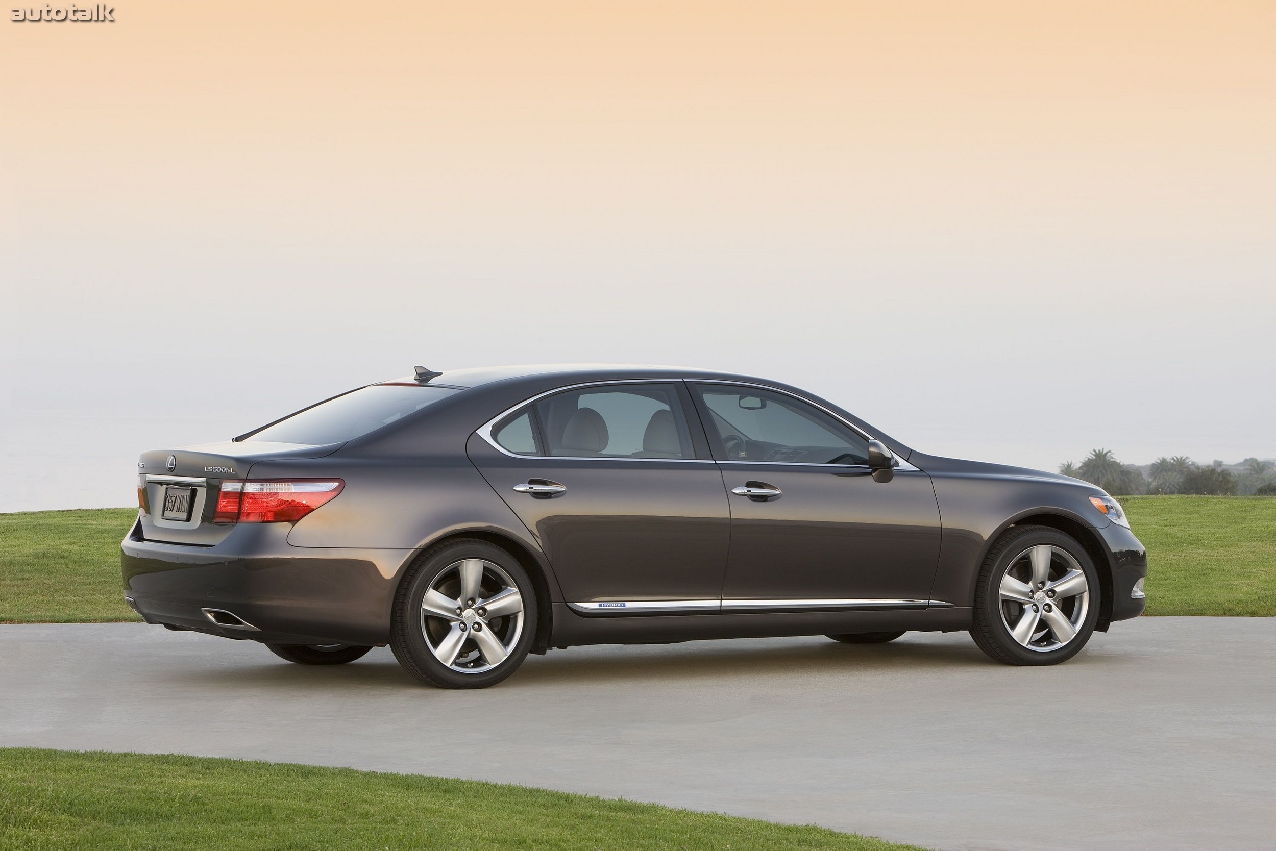 2008 - 2009 Lexus LS 600h L Pebble Beach Edition