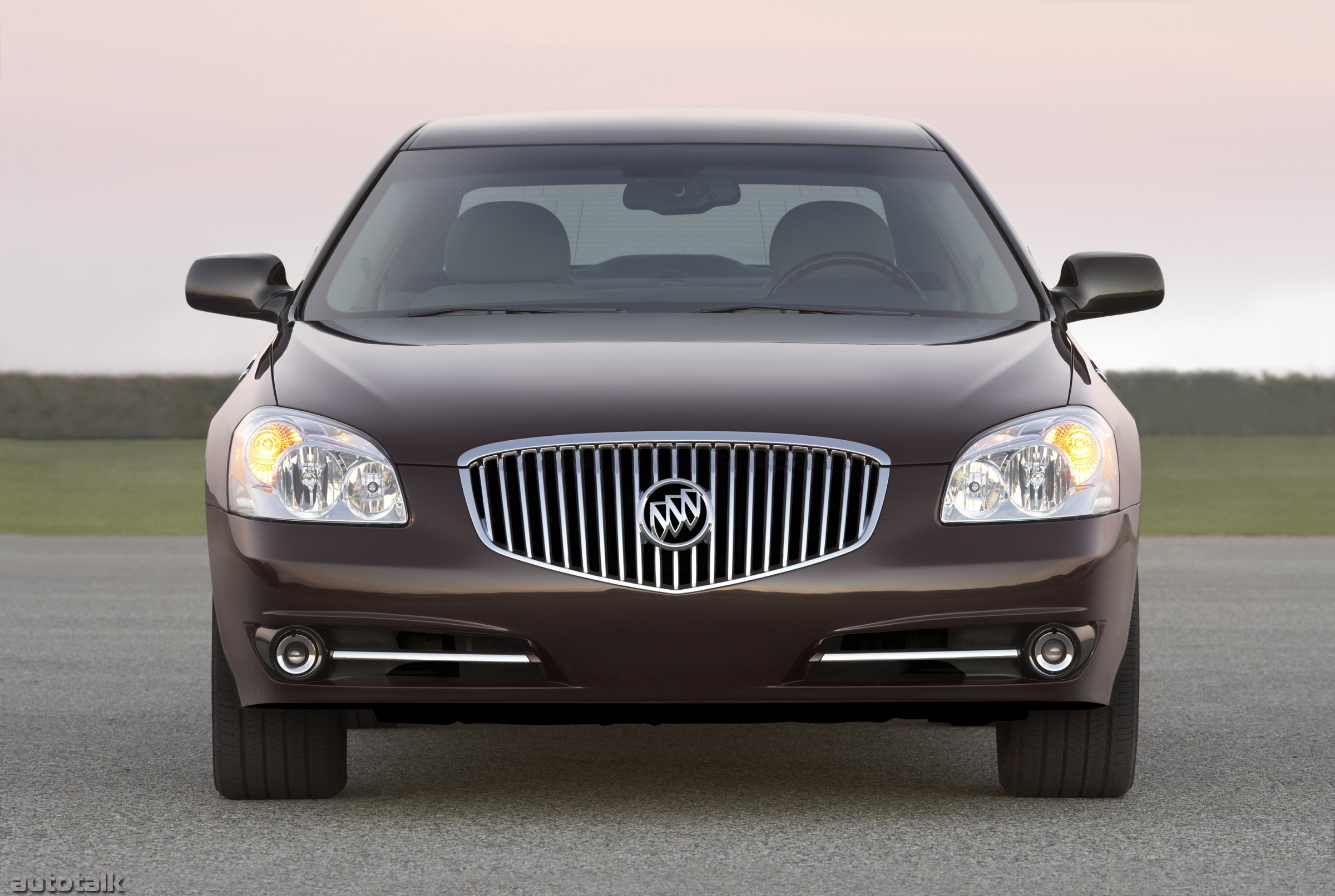 Ли авто фото. Buick Lucerne 2008. Buick Lucerne 2009. Buick Lucerne 2011. Бьюик авто 2008.