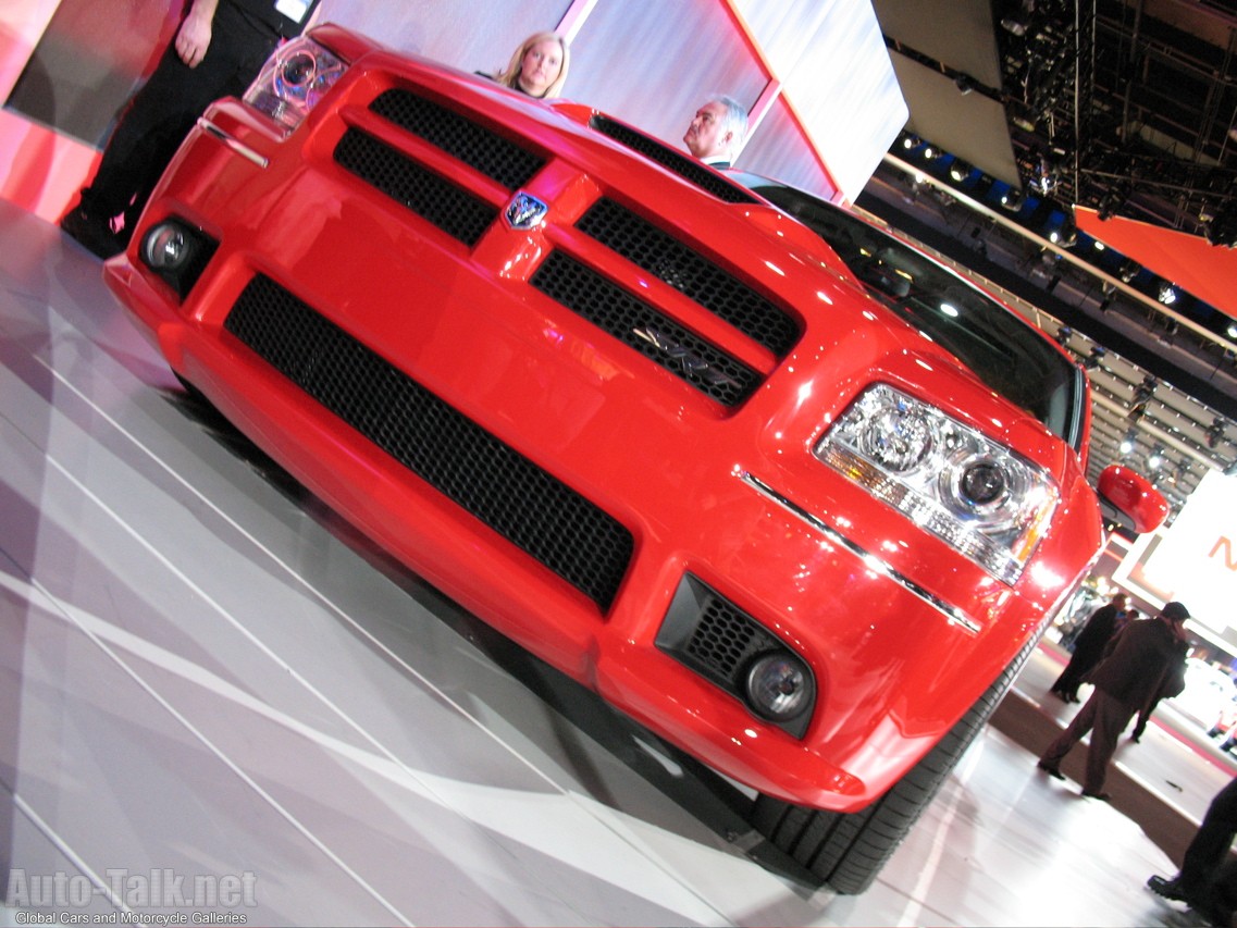 2008 Dodge Magnum and SRT-8 - Detroit Auto Show