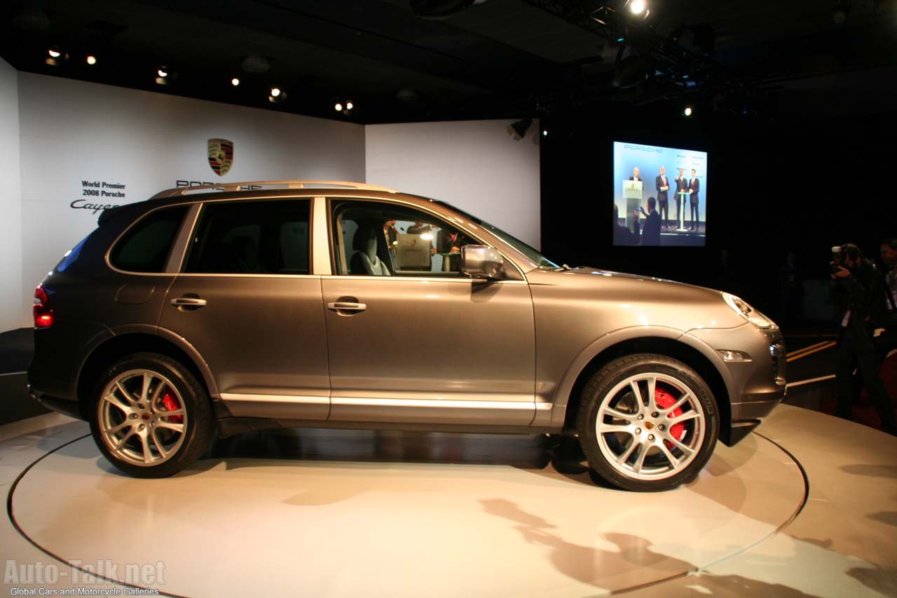 2008 Porsche Cayenne - 2007 Detroit Auto Show