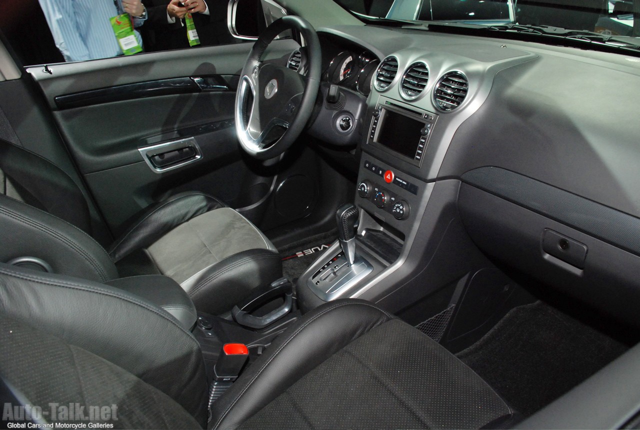 2008 Saturn VUE Red Line at Chicago Auto Show