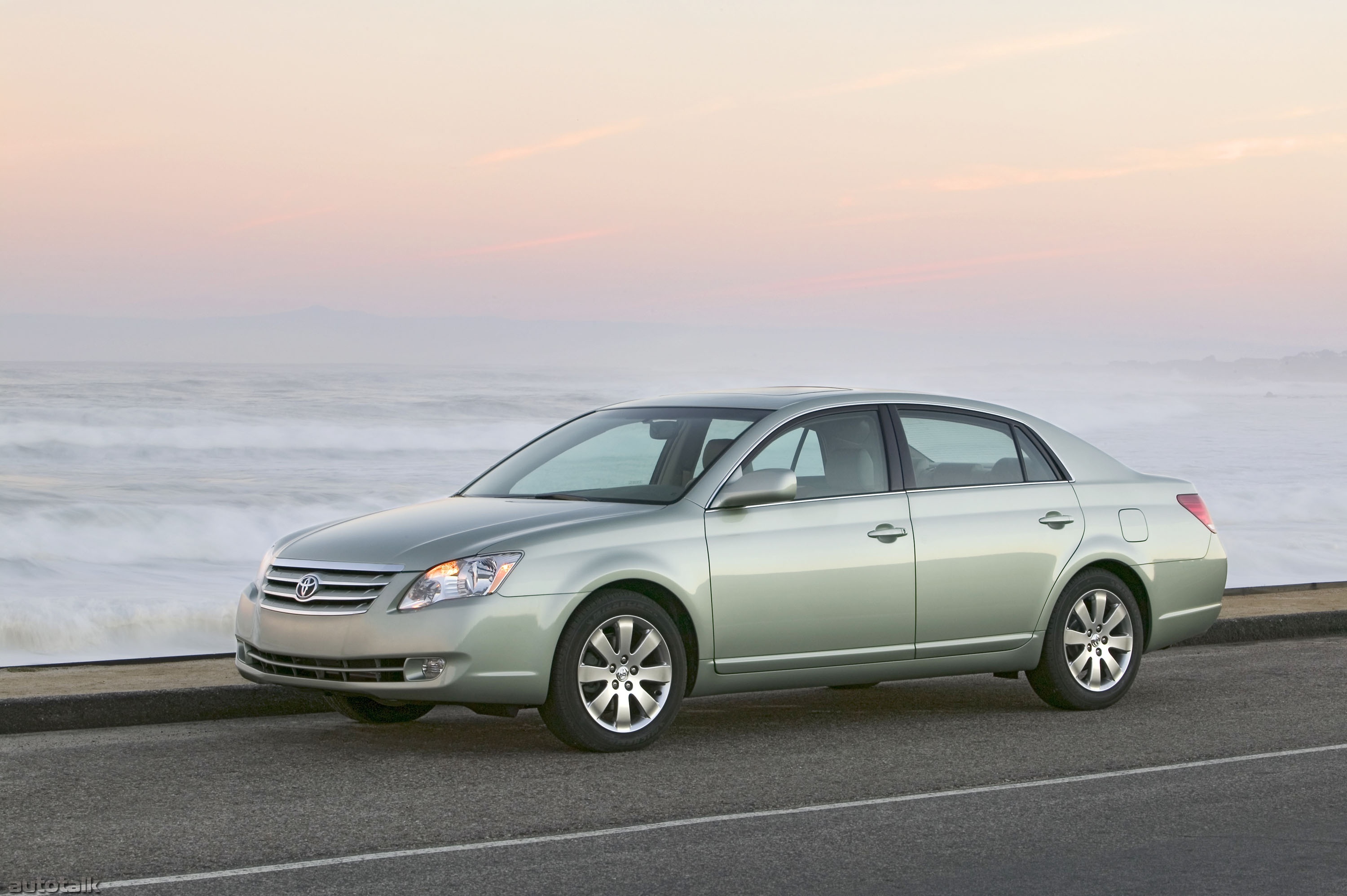 2008 Toyota Avalon XLS