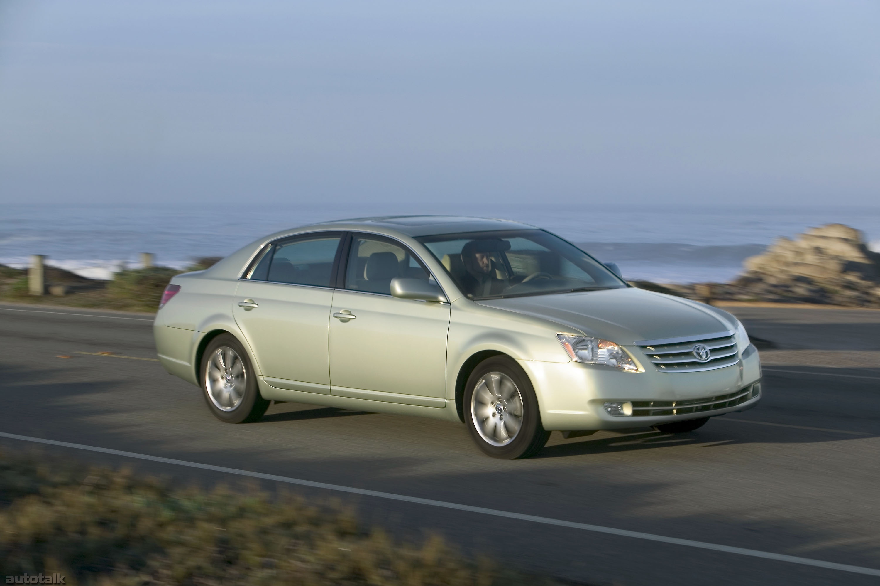 2008 Toyota Avalon XLS