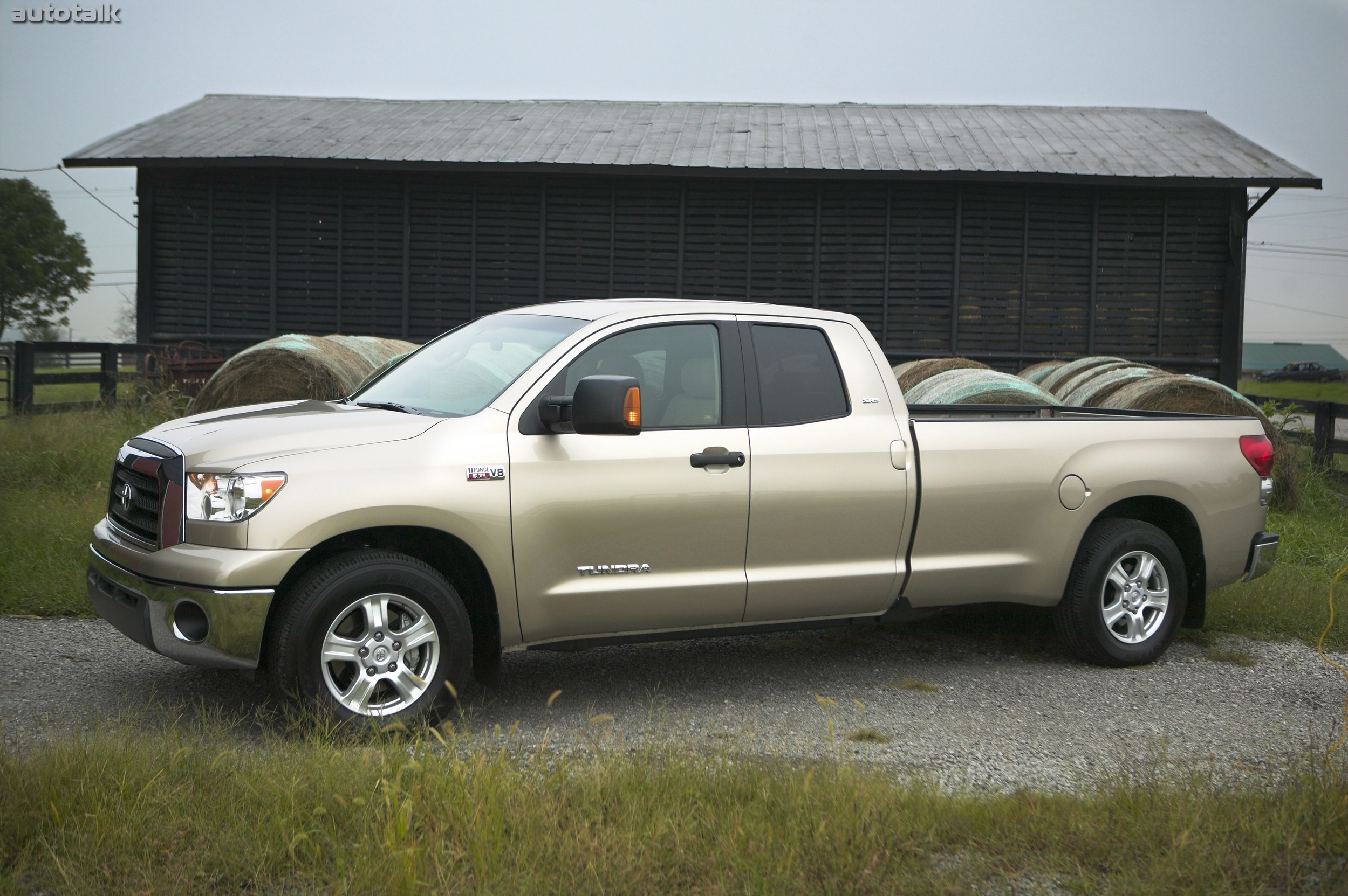 Тундра объемы. Toyota Tundra 2009. Тойота тундра 2007. Toyota Tundra Double Cab. Toyota Tundra CREWMAX.