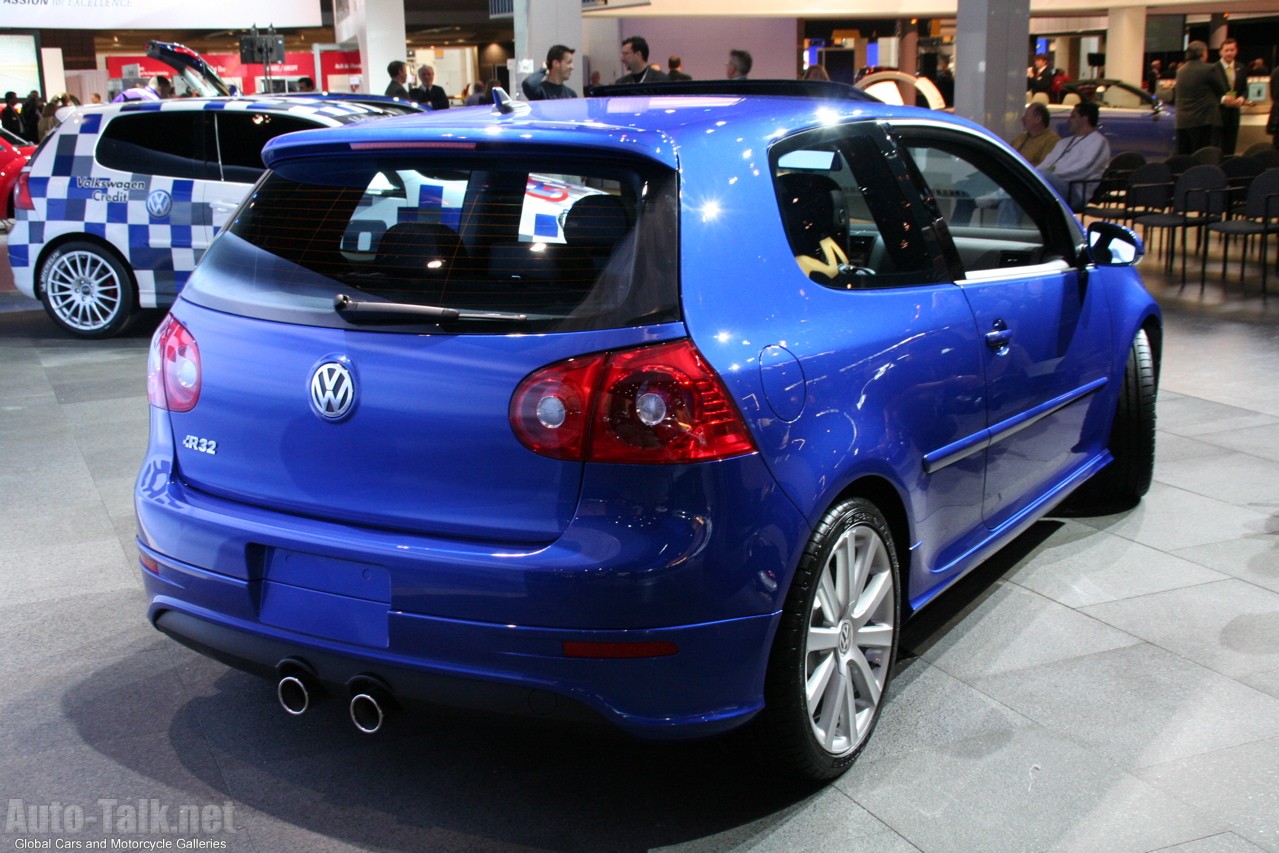 2008 Volkswagen R32 at Chicago Auto Show