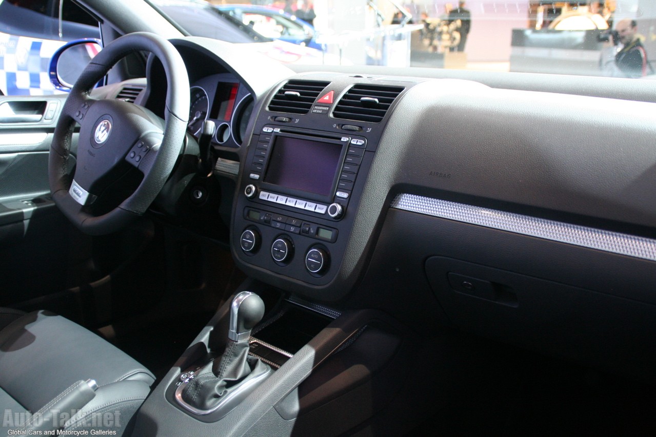 2008 Volkswagen R32 at Chicago Auto Show