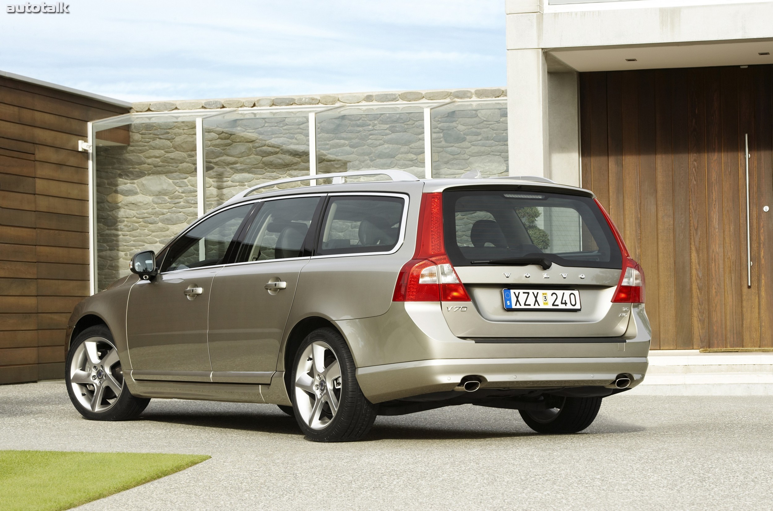 Volvo v70. Вольво v70 универсал 2008. Volvo v70 3. Volvo универсал v70. Volvo v70 2008 универсал.