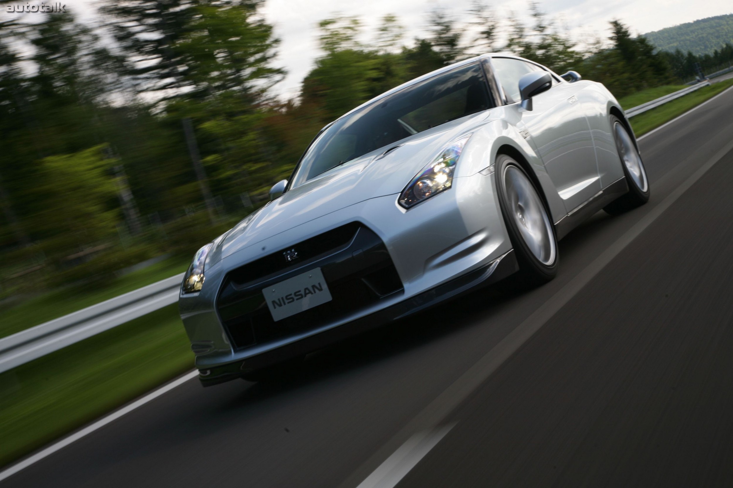 Nissan GTR скорость