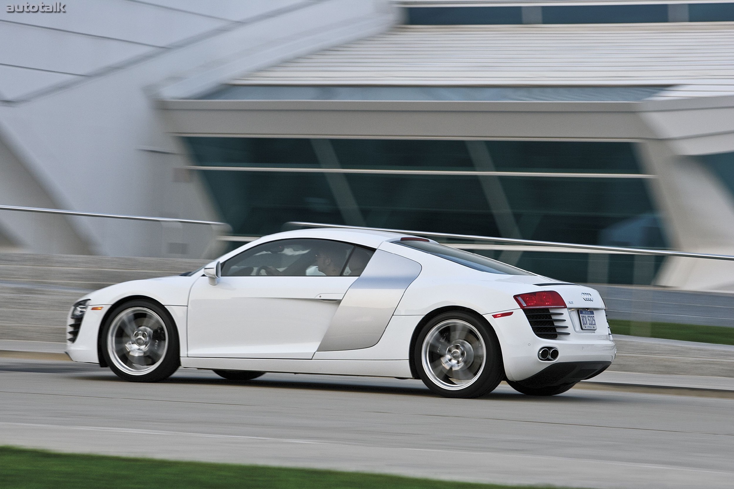 2010 Audi R8 V8