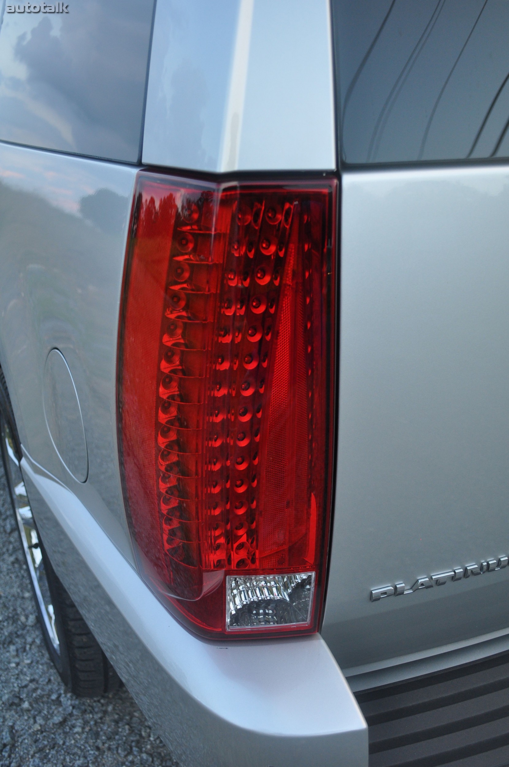 2010 Cadillac Escalade Hybrid Review