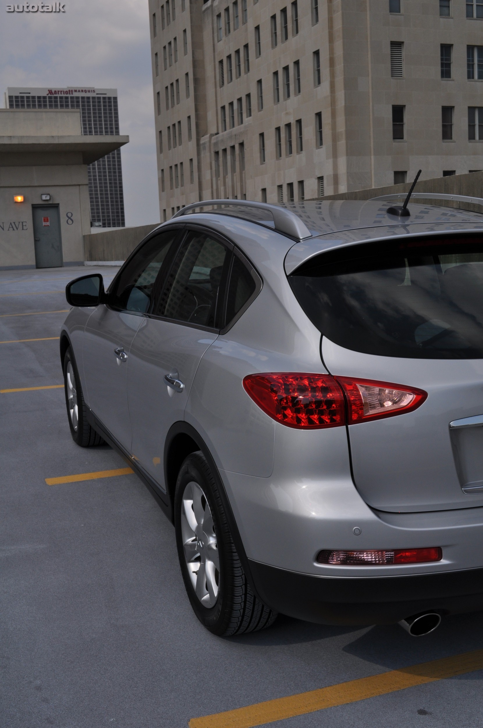 2010 Infiniti EX35 Review