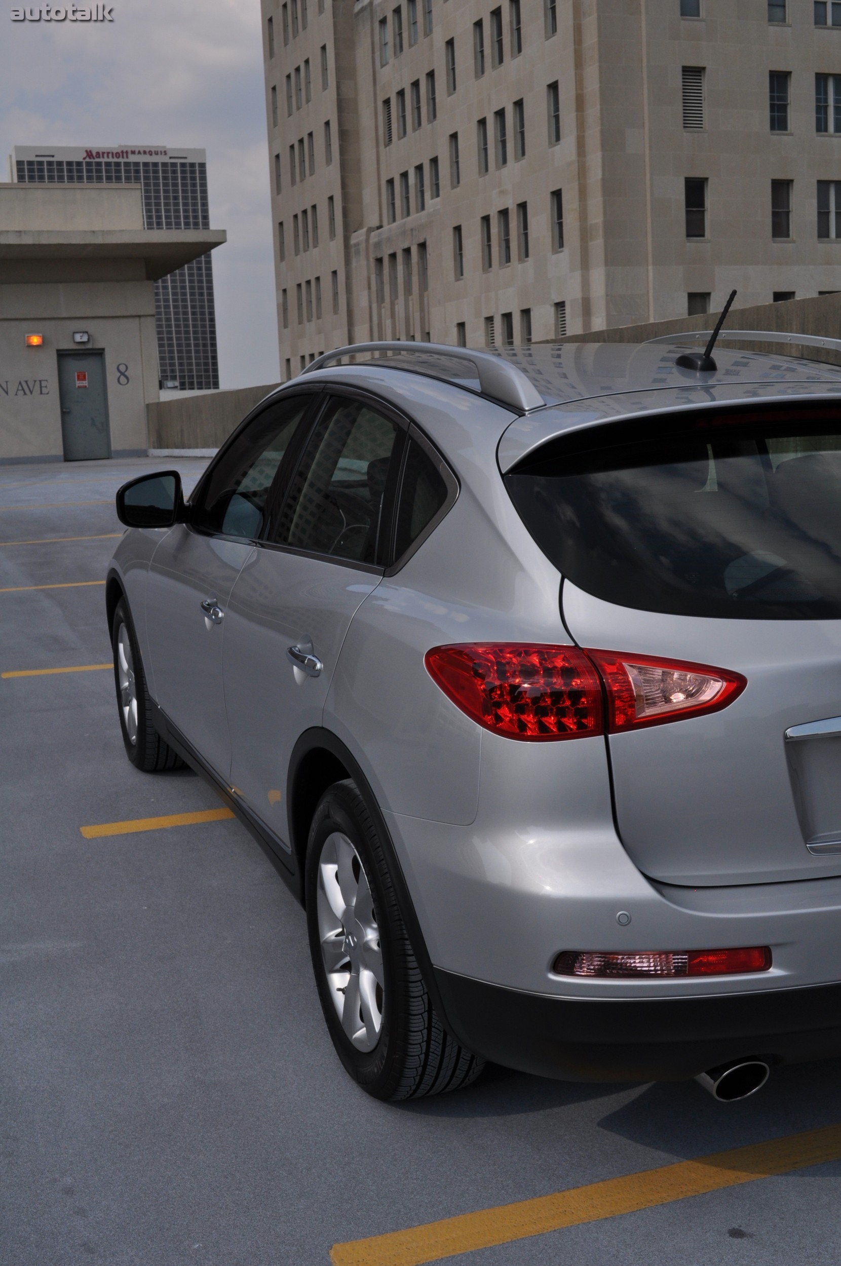 2010 Infiniti EX35 Review