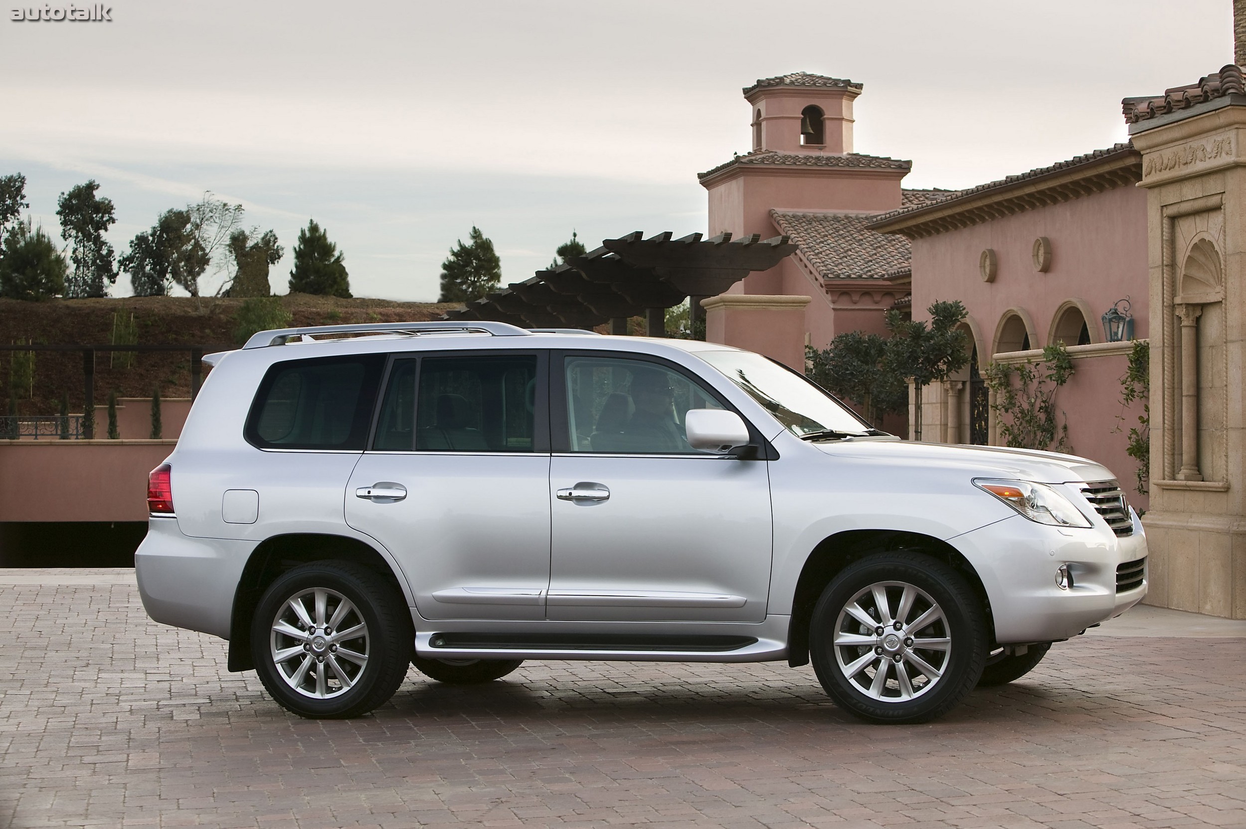 2010 Lexus LX 570