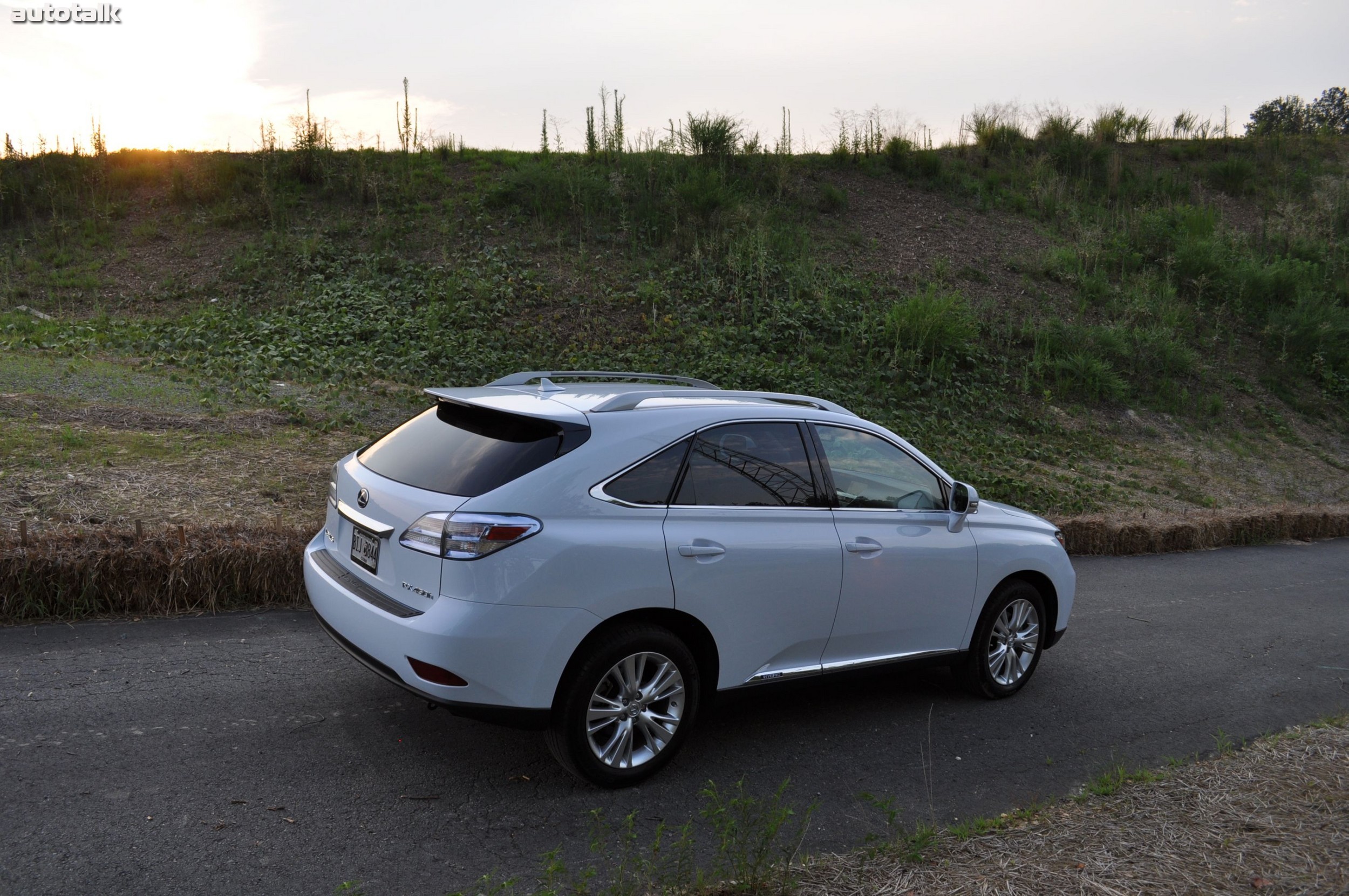 2010 Lexus RX450h Review