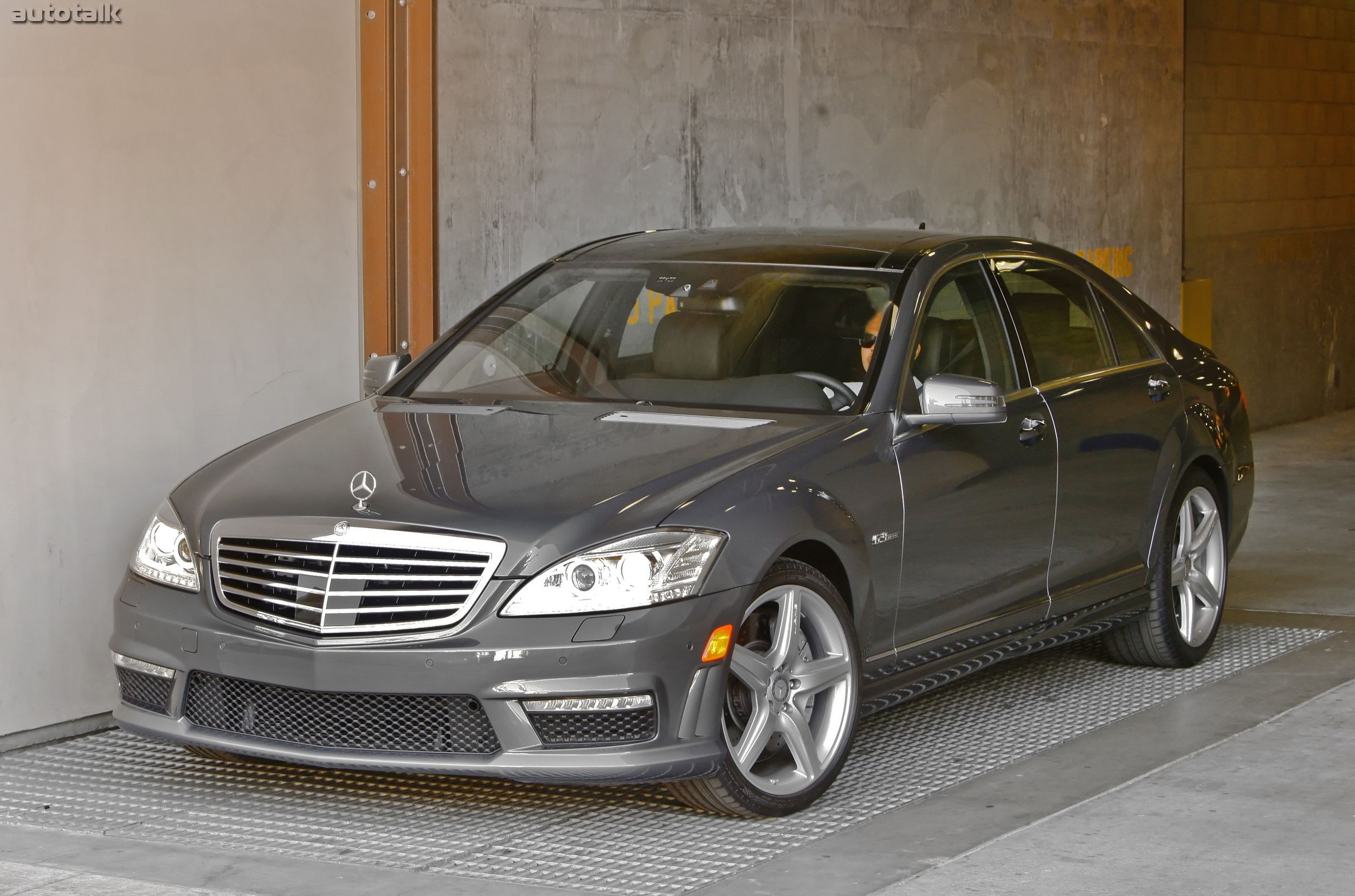 2010 Mercedes-Benz S63 AMG