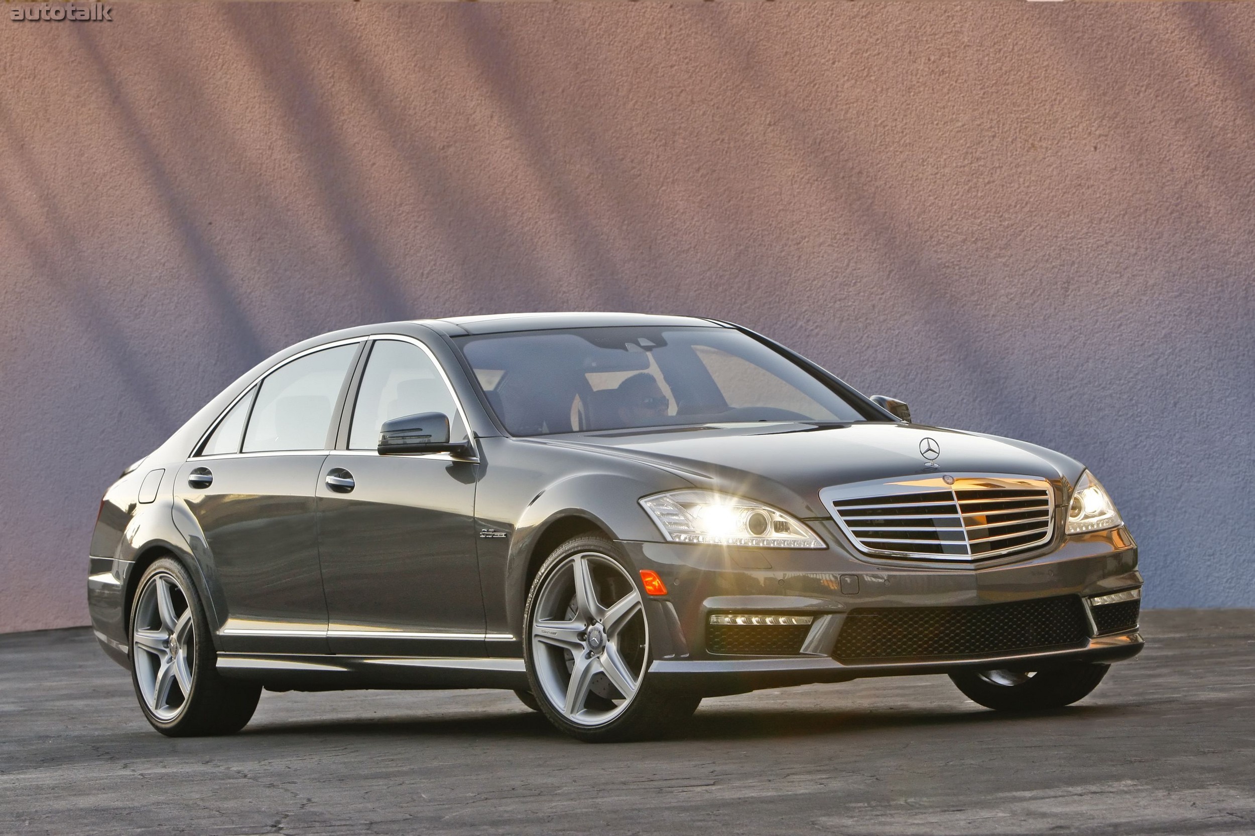 2010 Mercedes-Benz S63 AMG