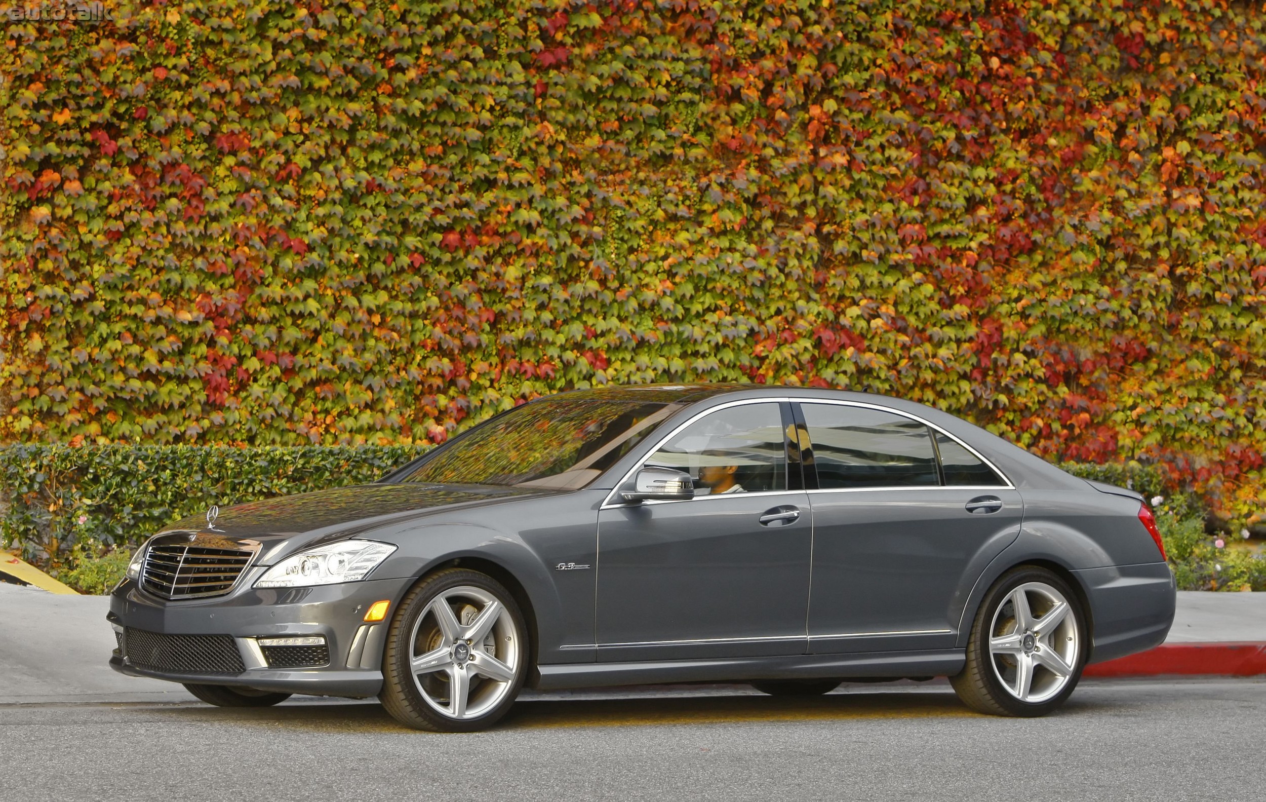 Mercedes s63 AMG 221