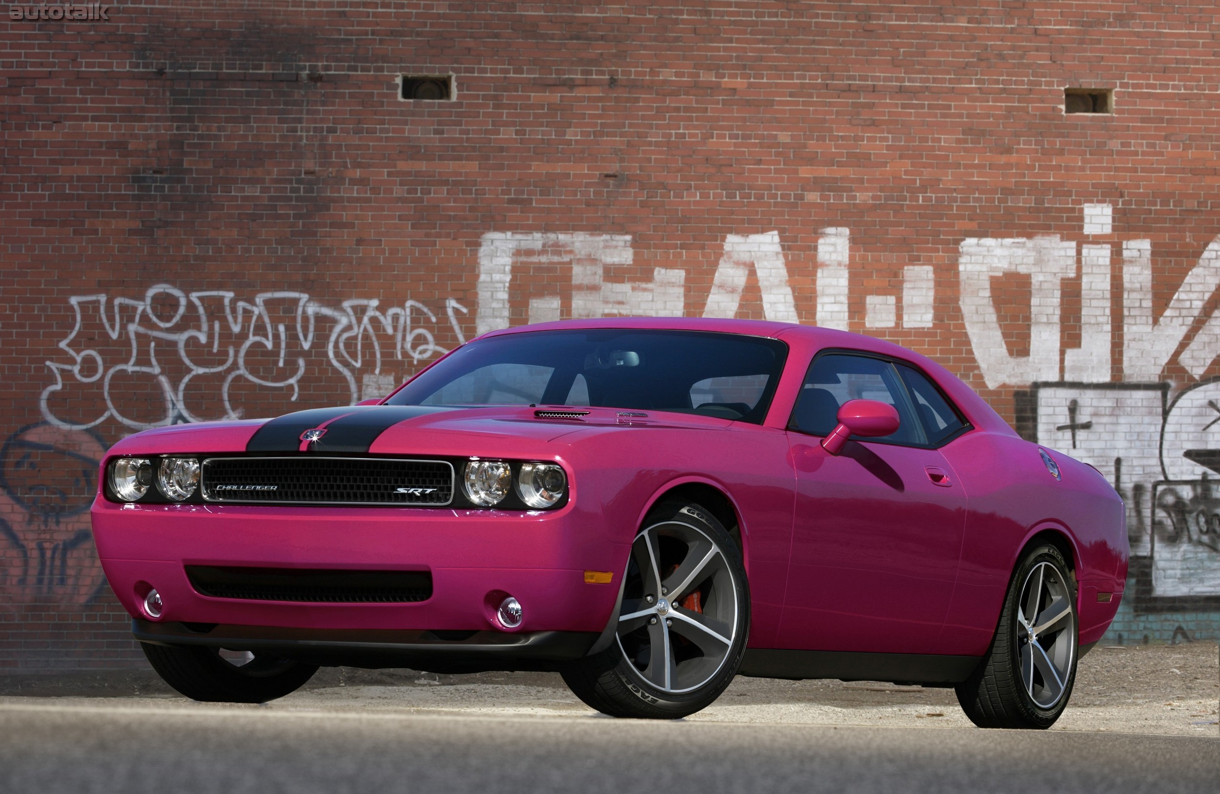 2010_Dodge_Challenger_SRT8-81