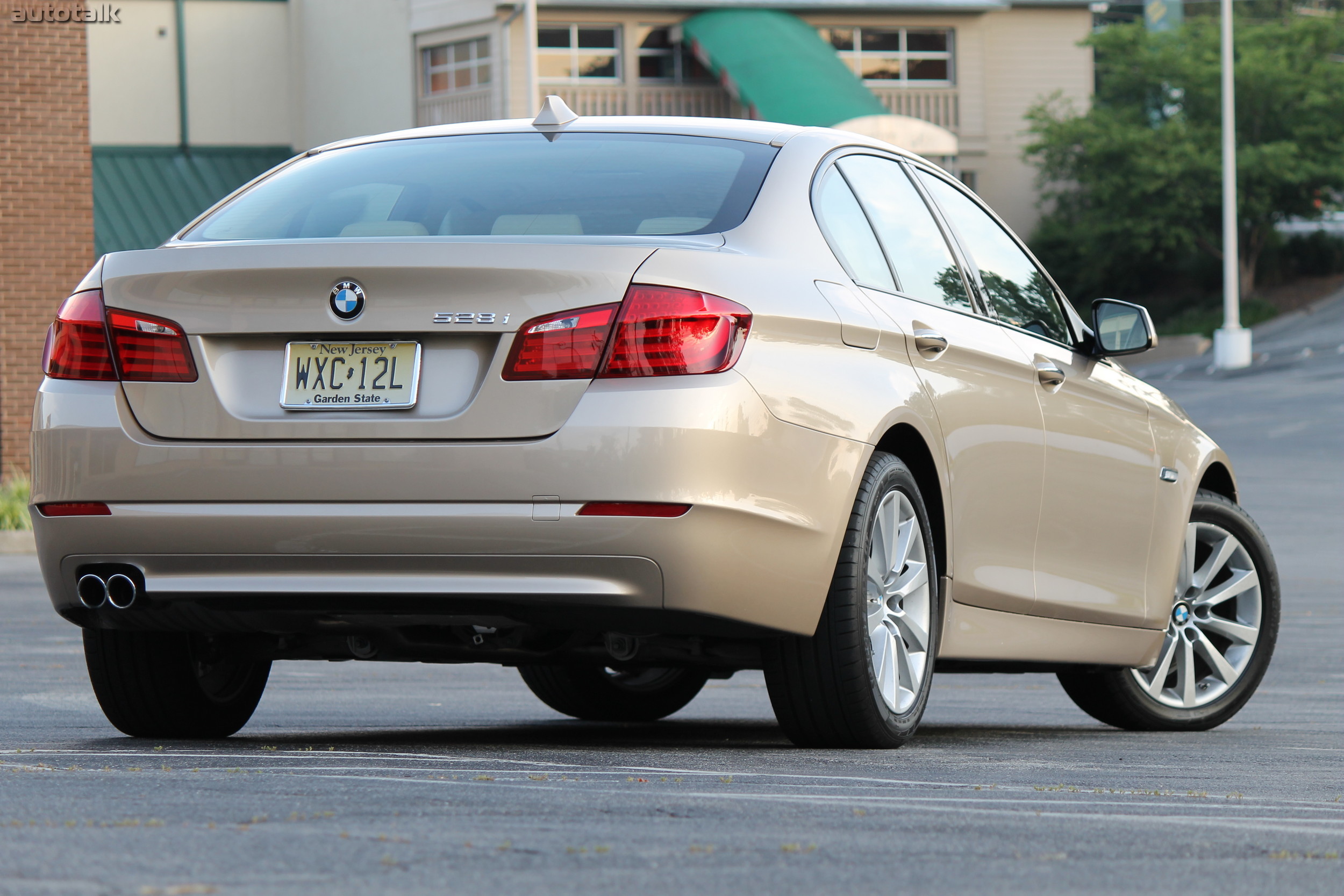 2011 BMW 528i Review