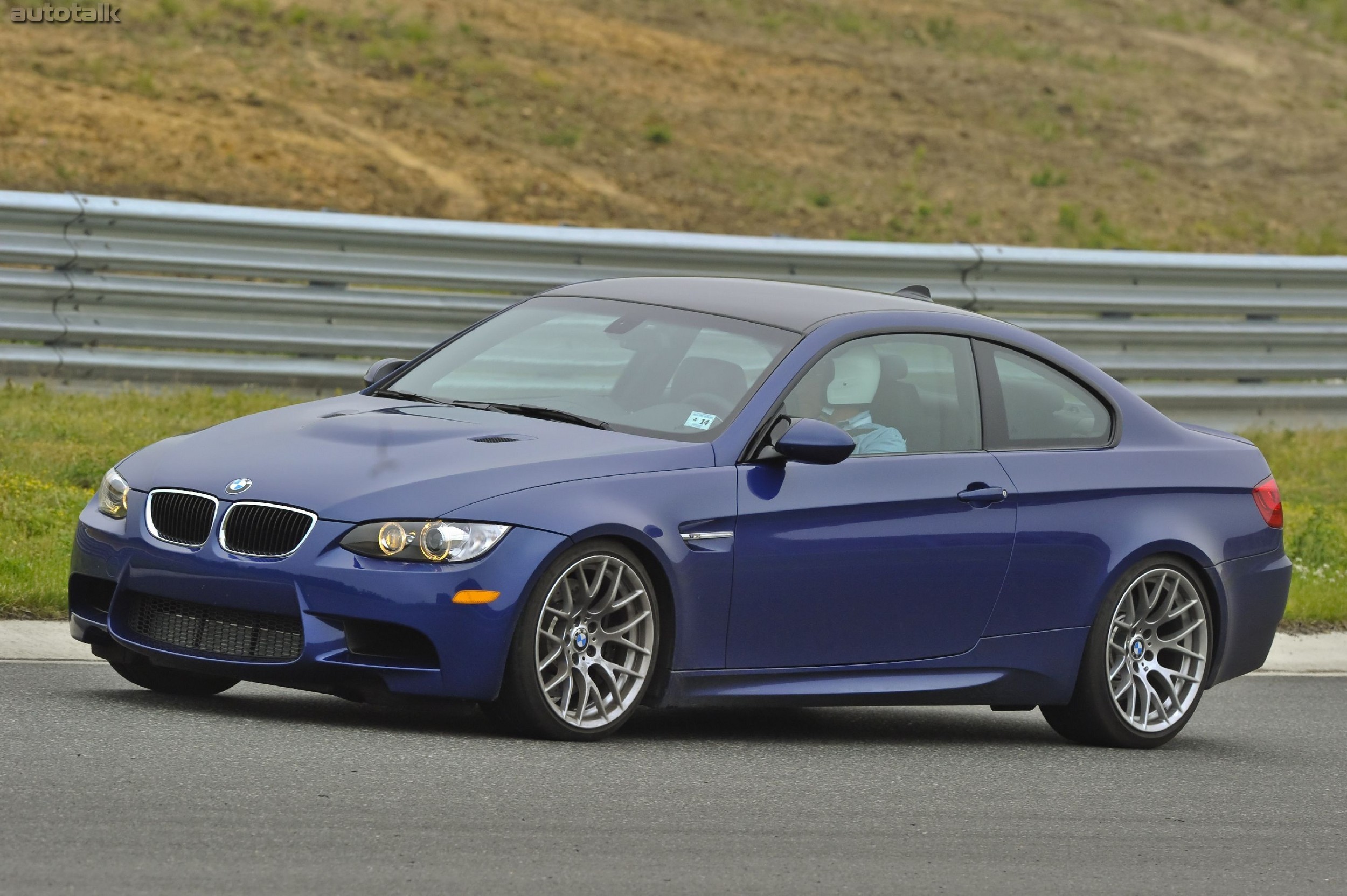 Bmw 2011. BMW m3 2011. BMW m3 Coupe 2011. BMW 3 2011. BMW 3 2011 купе.