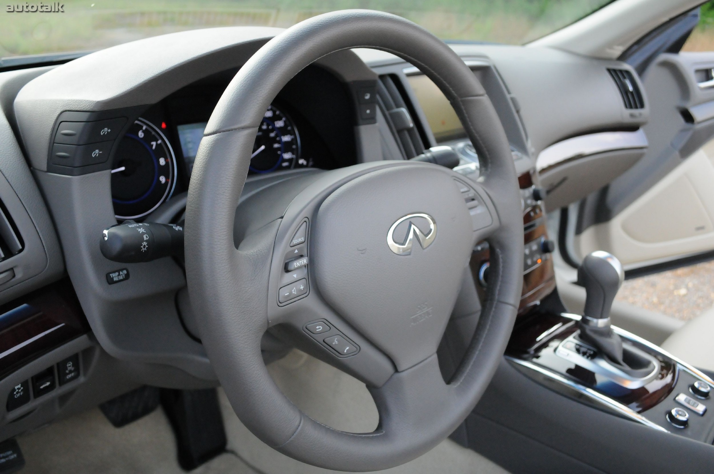 2011 Infiniti G37 Convertible Review