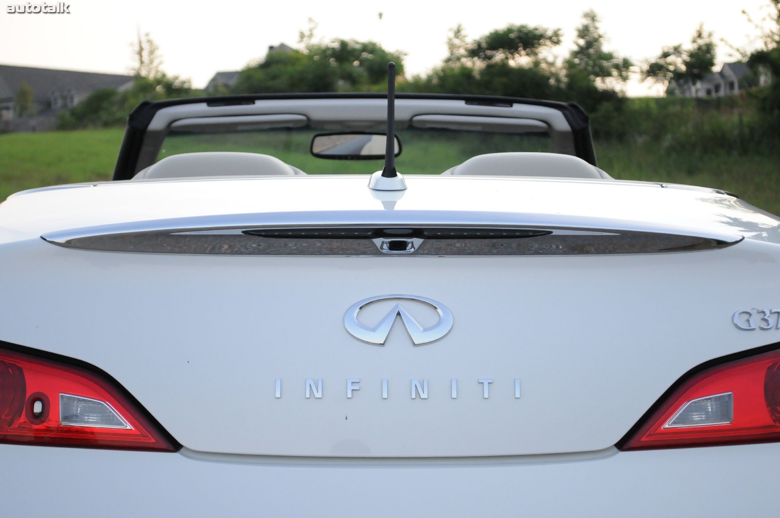 2011 Infiniti G37 Convertible Review