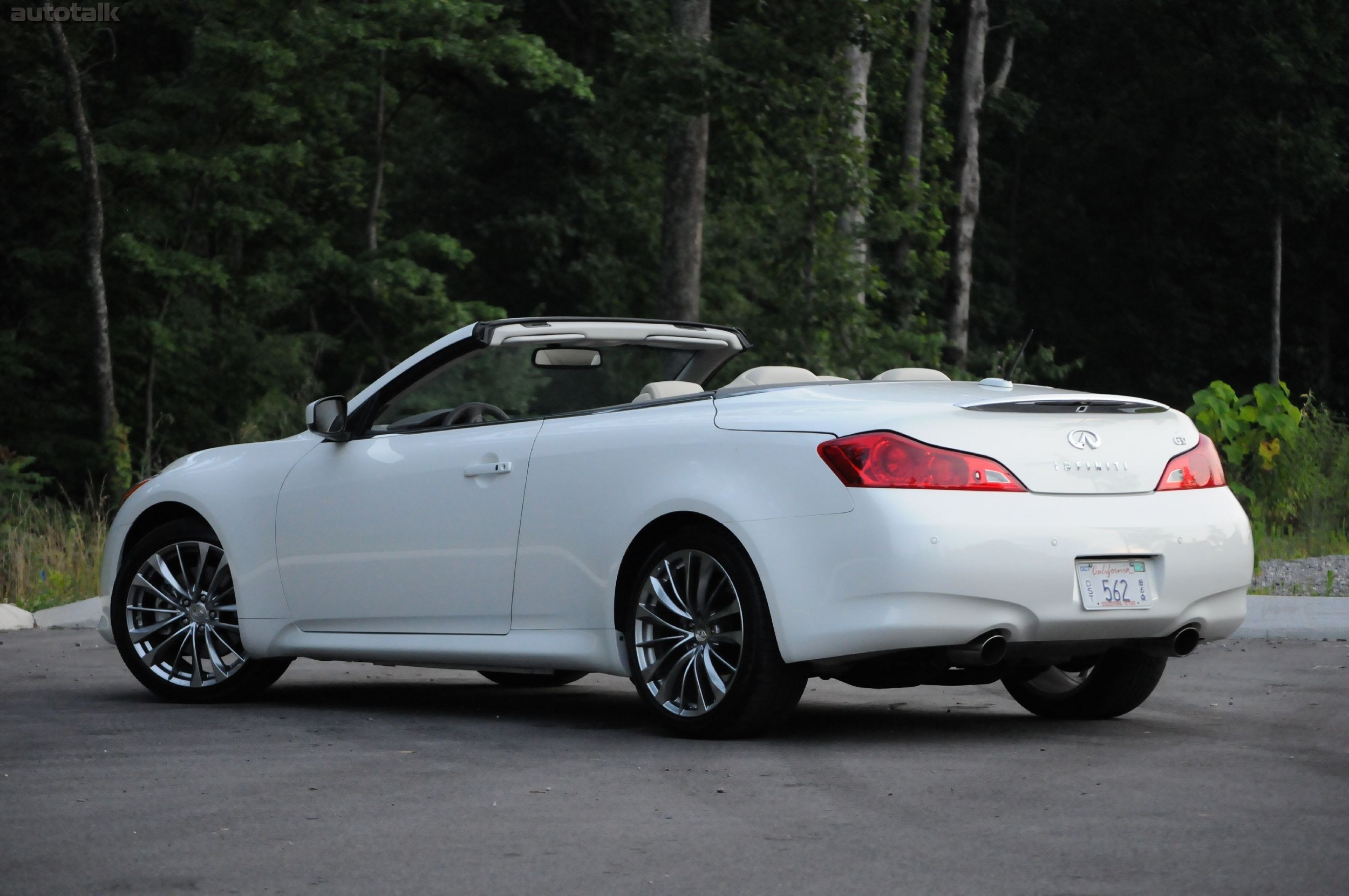 2011 Infiniti G37 Convertible Review