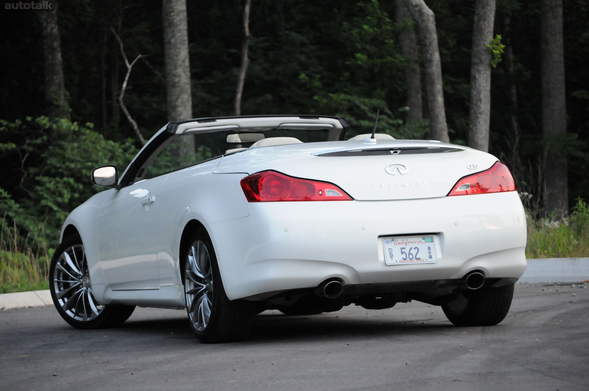 2011 Infiniti G37 Convertible Review