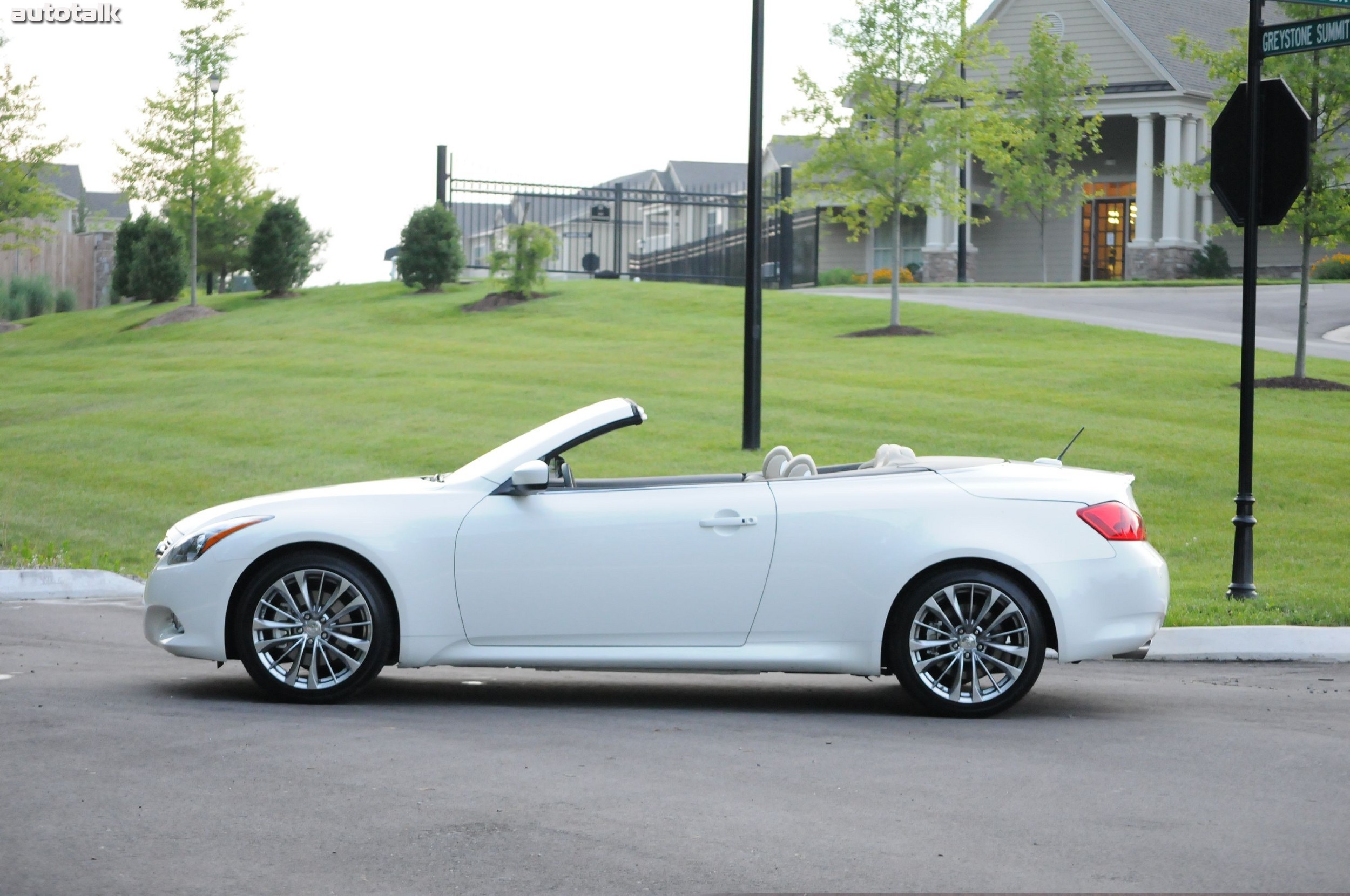 2011 Infiniti G37 Convertible Review