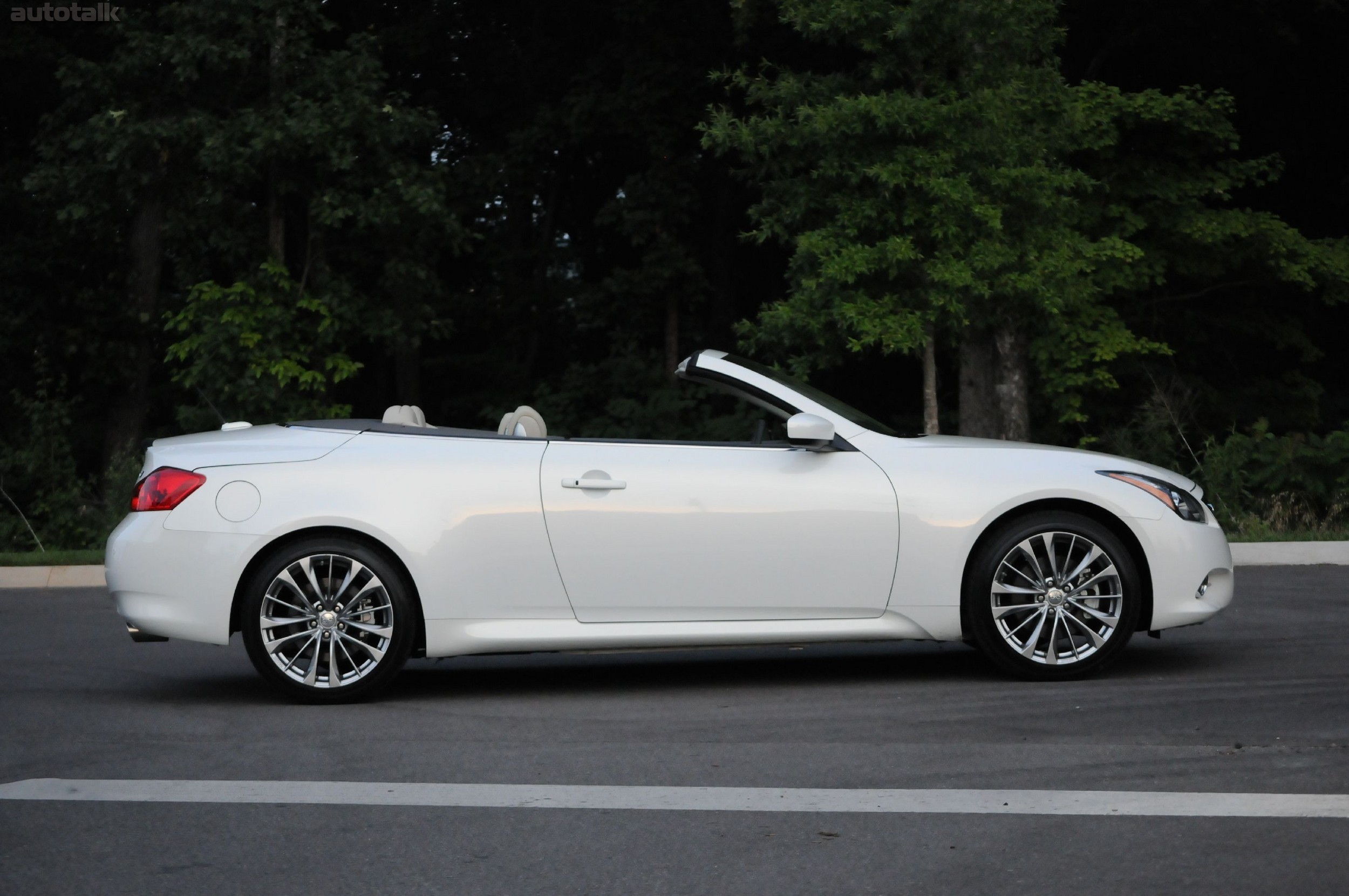 2011 Infiniti G37 Convertible Review