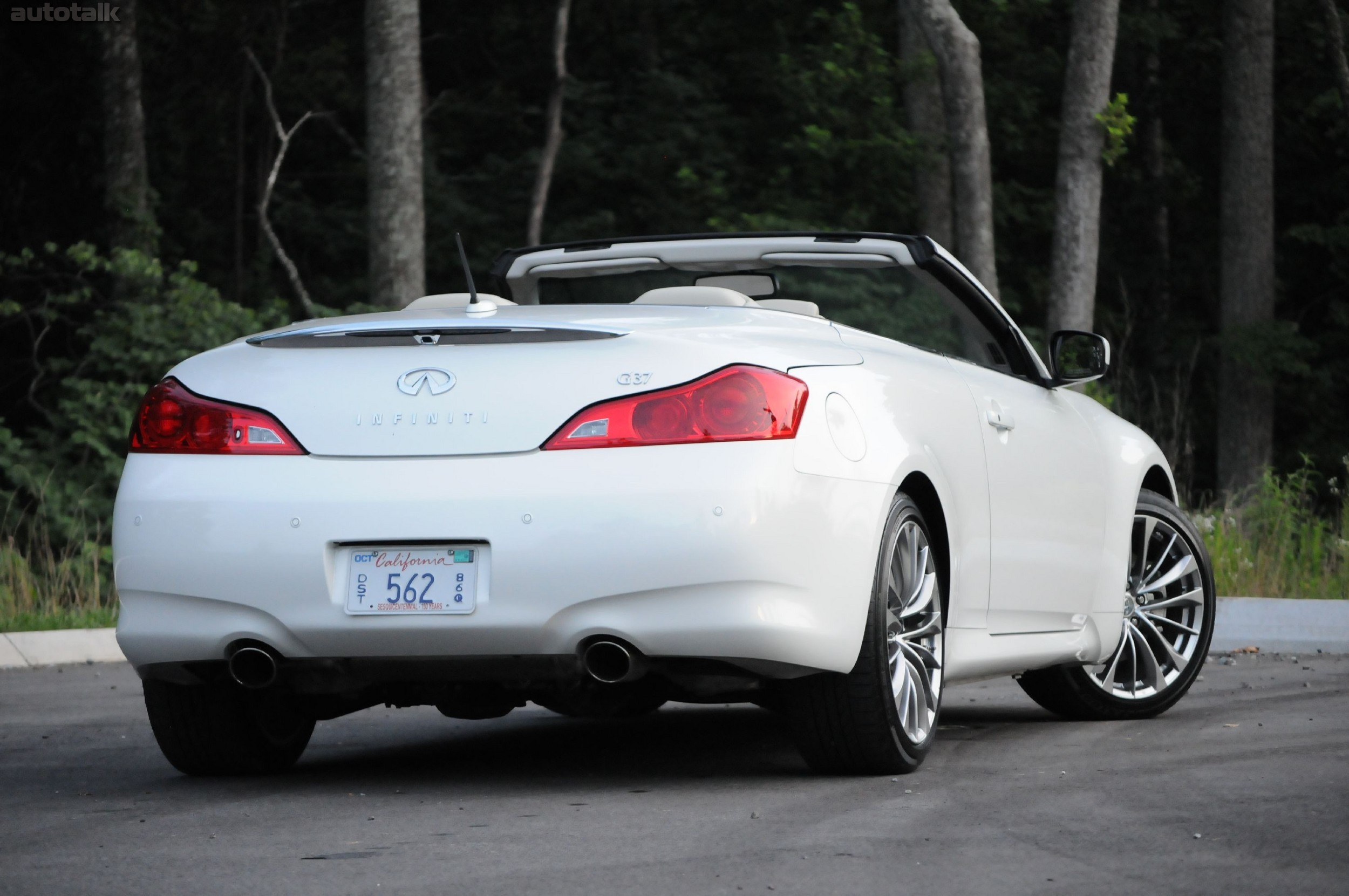 2011 Infiniti G37 Convertible Review